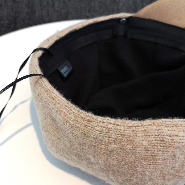 Modern női gyapjú sapka-svájcisapka típus