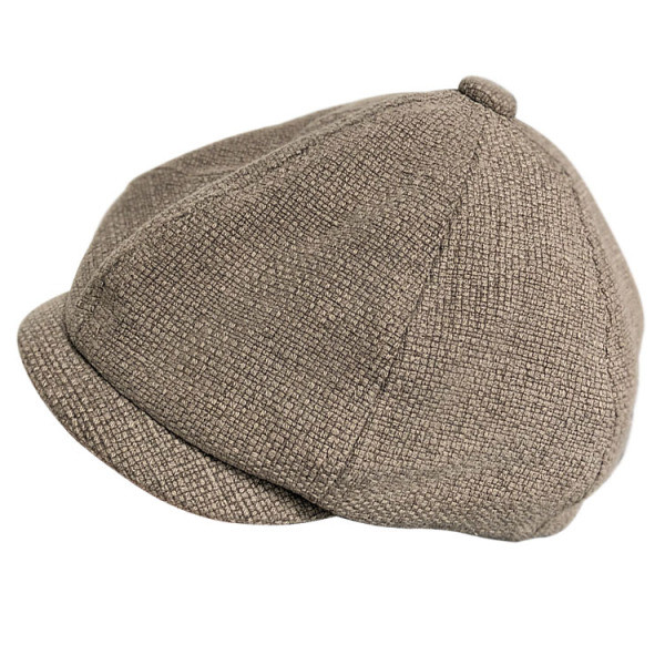 Női sapka barett típusú napellenzővel