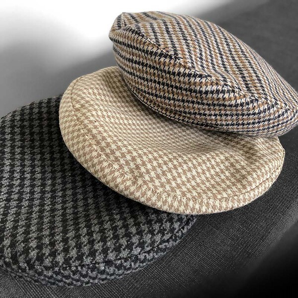 Stílusos női kockás barett