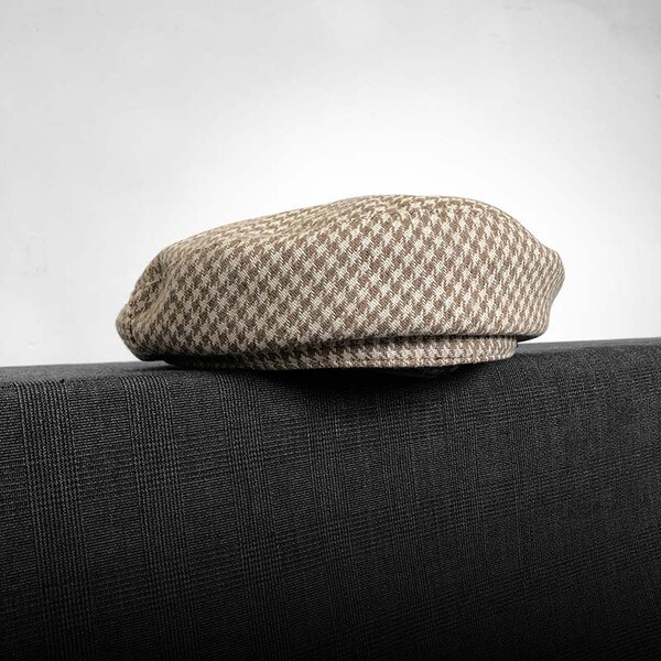 Stílusos női kockás barett