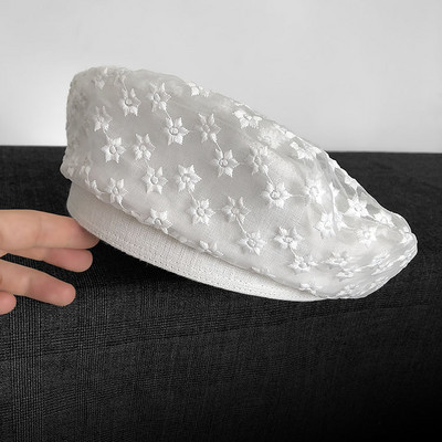 Μοντέρνο γυναικείο καπέλο τύπου μπερέ με κεντήματα και πέρλες