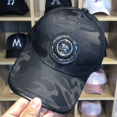 Női sportsapka fekete színű emblémával