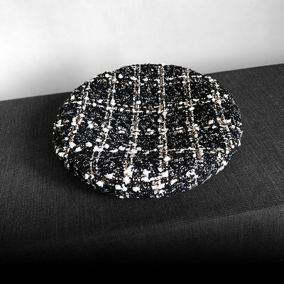 Stílusos kötött női barett típusú sapka