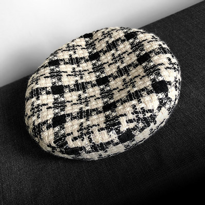 Stílusos kötött női barett típusú sapka