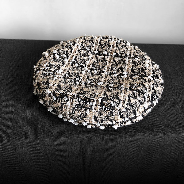 Stílusos kötött női barett típusú sapka