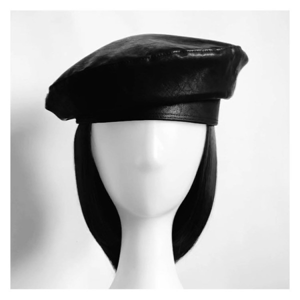 Aktuális női barett tiszta eco bőrből