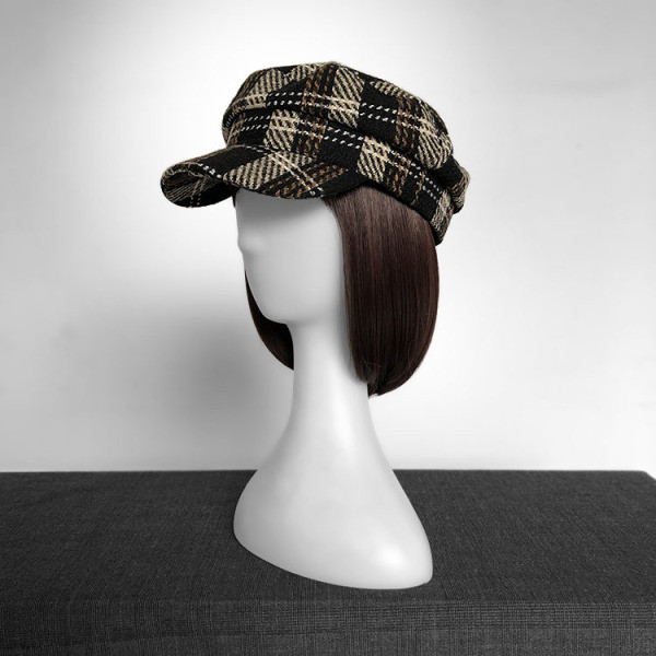 Karirana ženska kapa tipa šešira