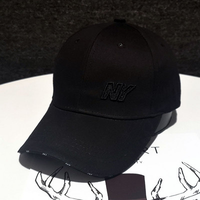 Női sapka napellenzővel és baseball hímzéssel