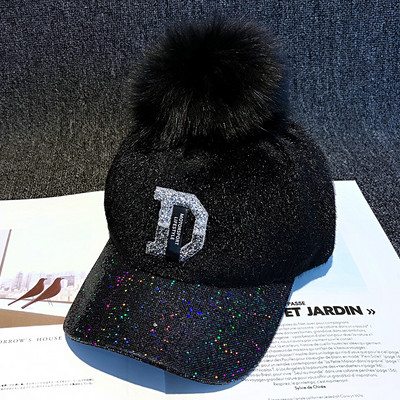 Új modell női sapka pehelypomponnal és napellenzővel