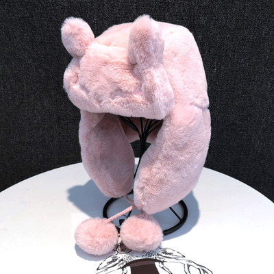 Pahuljaste naušnice u obliku kape s 3D elementom