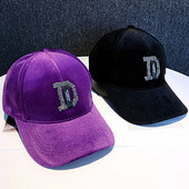 Aktualni ženski šešir s kamenčićima i šilterom