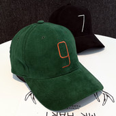 Sport-alkalmi női sapka hímzéssel