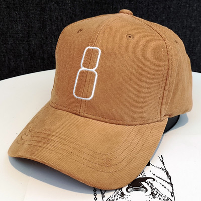 Sport-alkalmi női sapka hímzéssel