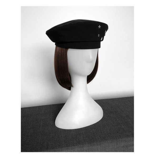 Női barett típusú sapka fém díszítéssel