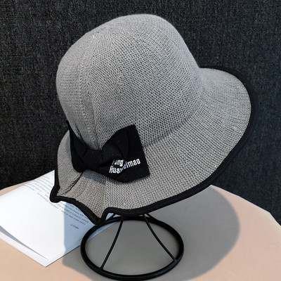 Alkalmi női sapka rojtokkal és szalaggal, nyárra