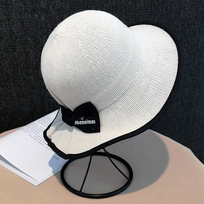 Alkalmi női sapka rojtokkal és szalaggal, nyárra