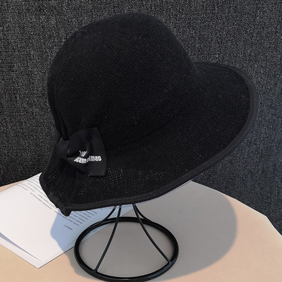 Alkalmi női sapka rojtokkal és szalaggal, nyárra