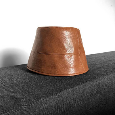 Γυναικείο έκο δερμάτινο καπέλο σε καφέ χρώμα