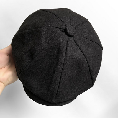 Modern női sapka kis szemellenzővel