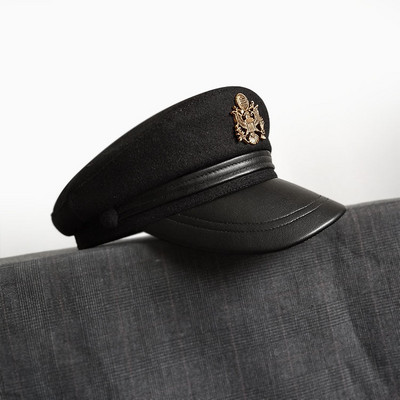 Modern fekete női sapka típusú sapka többféle modellben