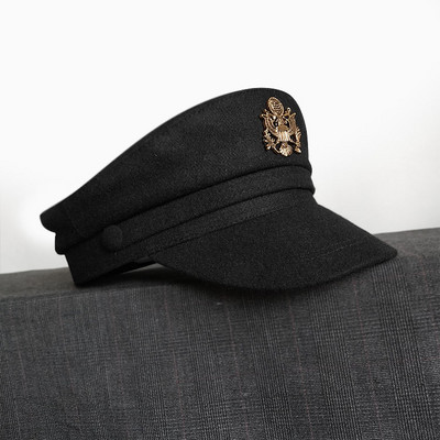 Modern fekete női sapka típusú sapka többféle modellben