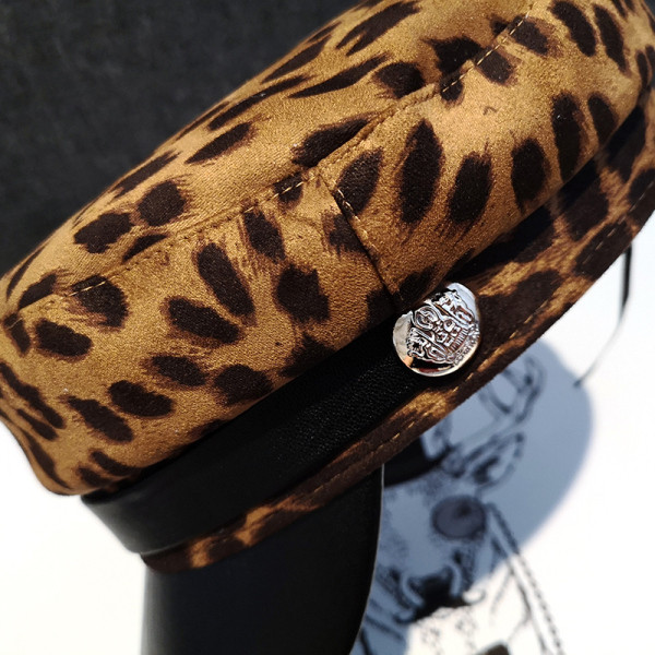 Új modell női sapka állatmintával és napellenzővel