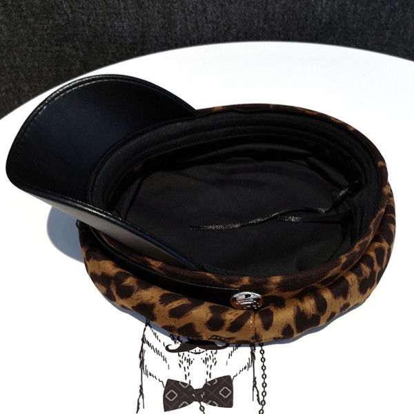 Új modell női sapka állatmintával és napellenzővel