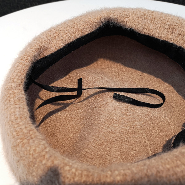 Őszi-téli barett típusú sapka mohos anyagból