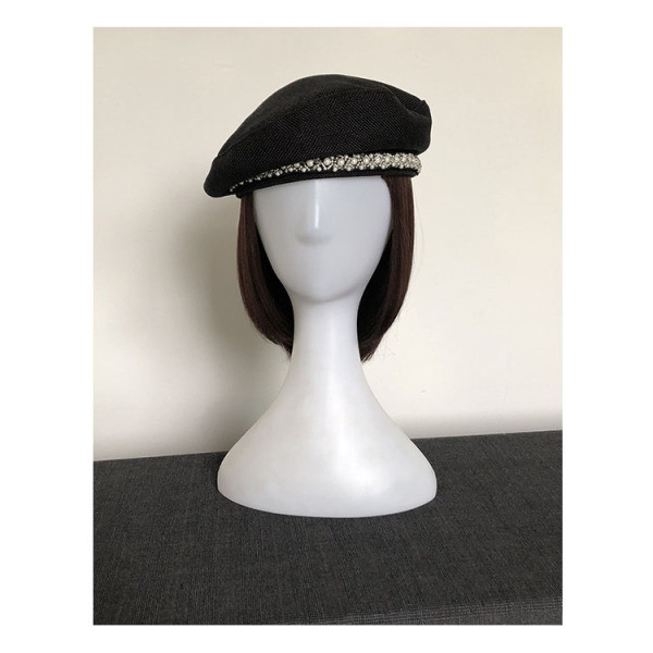 Modern téli női barett típusú kalap gyöngyökkel