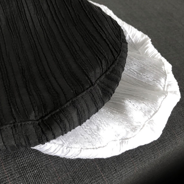 Női alkalmi sapka napellenzővel