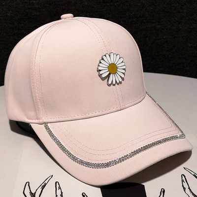 Textil sapka fém díszítéssel és kövekkel