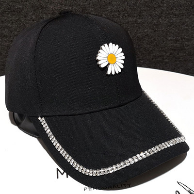 Textil sapka fém díszítéssel és kövekkel