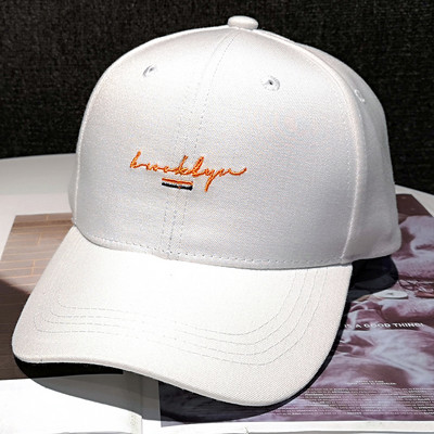 Καπέλο μπέιζμπολ με κεντημένη επιγραφή