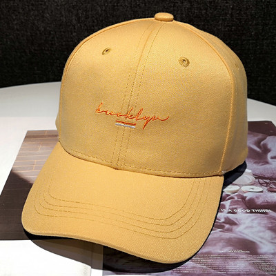 Καπέλο μπέιζμπολ με κεντημένη επιγραφή