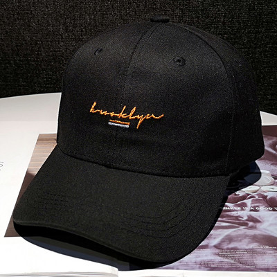 Καπέλο μπέιζμπολ με κεντημένη επιγραφή