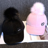 Új modell női sapka pehelypomponnal