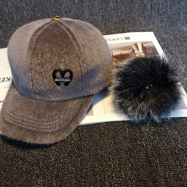 Új modell női sapka pehelypomponnal