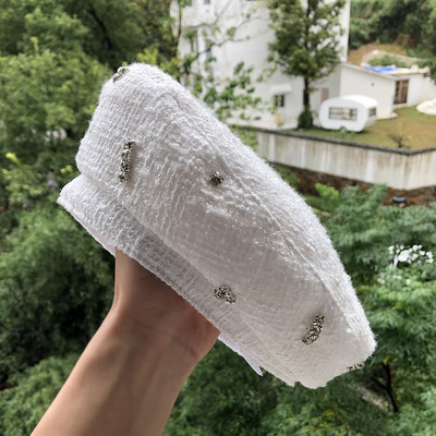 Modern női barett típusú kövekkel díszített sapka