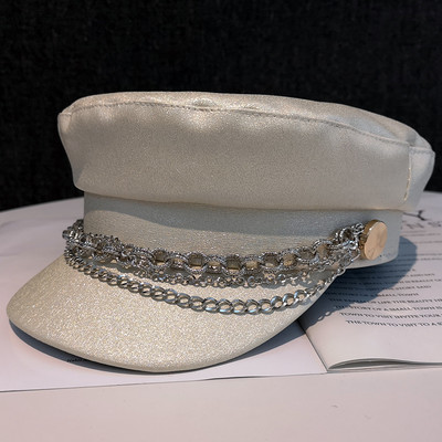 Γυναικείο καπέλο τύπου τραγιάσκα με μεταλλικό στοιχείο