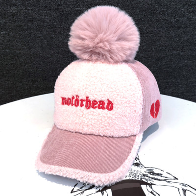 Μοντέρνο γυναικείο καπέλο με κεντήματα και γούνα