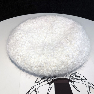 Μοντέρνο γυναικείο μπερέ 