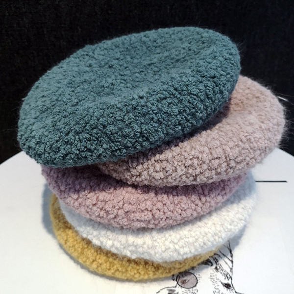 Μοντέρνο γυναικείο μπερέ 