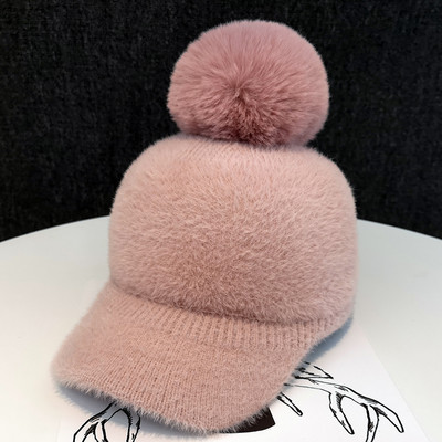Őszi-téli női pehelykalap pomponnal