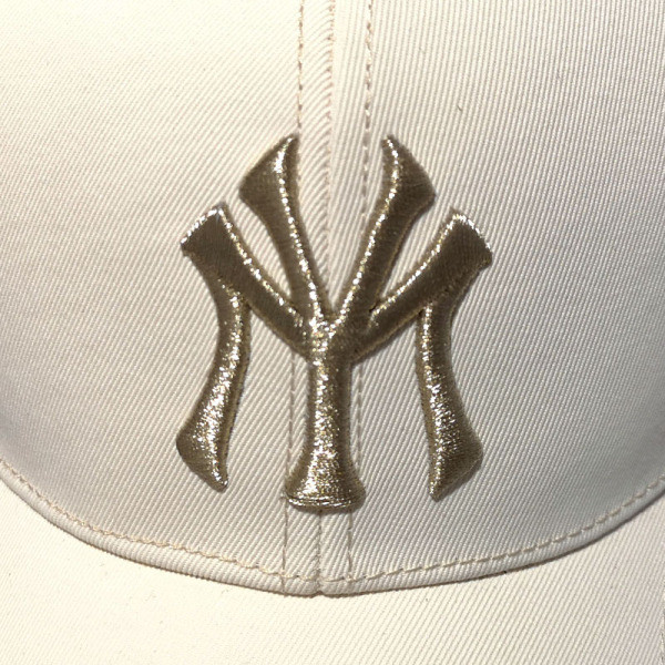 Ženska bejzbol kapa sa vezom u više boja