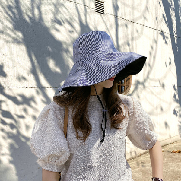 Női napvédő sapka rojtokkal