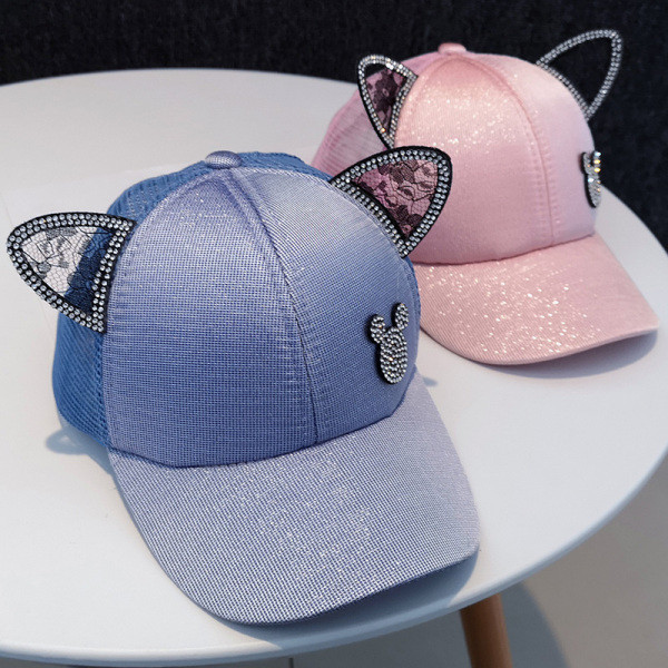 Μοντέρνο γυναικείο καπέλο με τρισδιάστατα στοιχεία και πέτρες