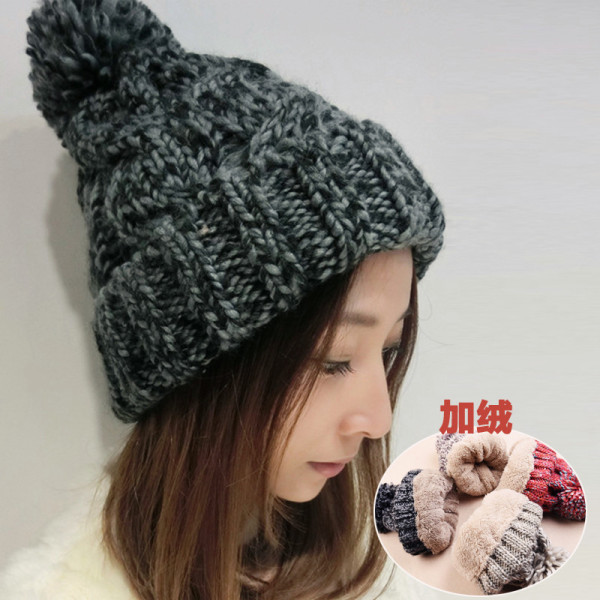 Γυναικείο πλεκτό καπέλο με γούνα