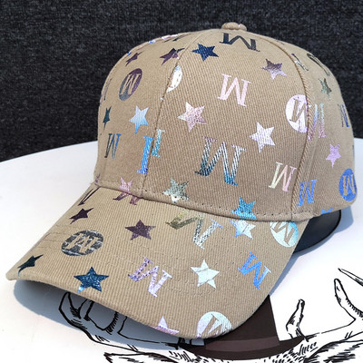 Alkalmi női sapka rátéttel és napellenzővel