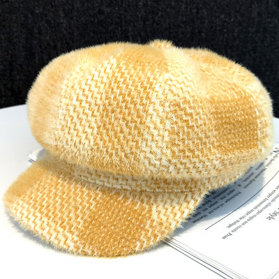 Plüss női barett típusú sapka