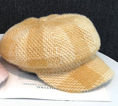 Plüss női barett típusú sapka